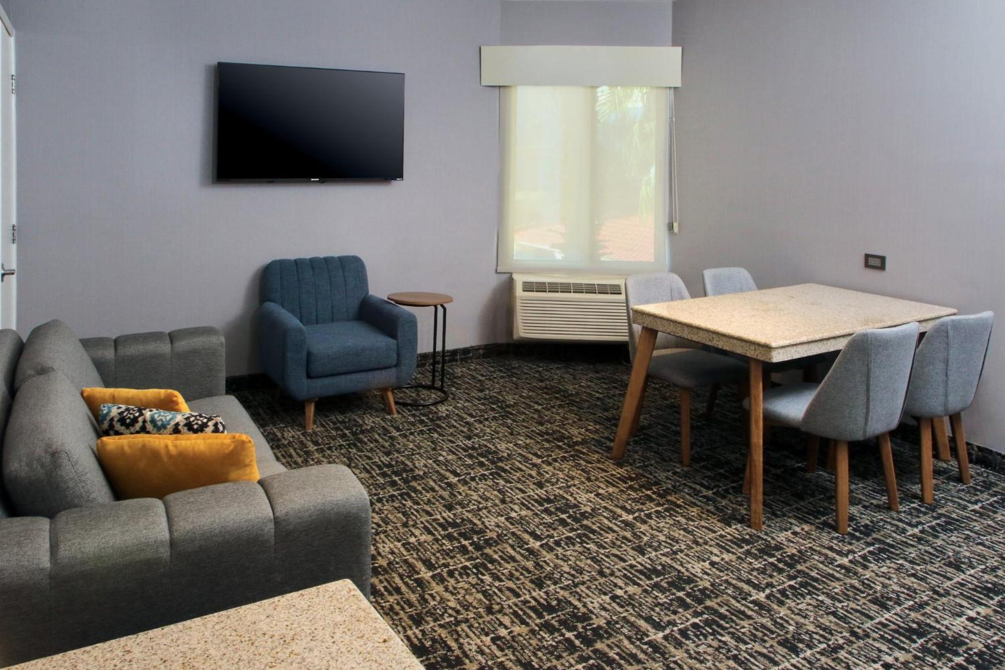 Voco Saltillo Suites By Ihg Exteriér fotografie